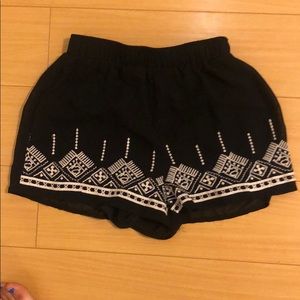 Detailed black shorts